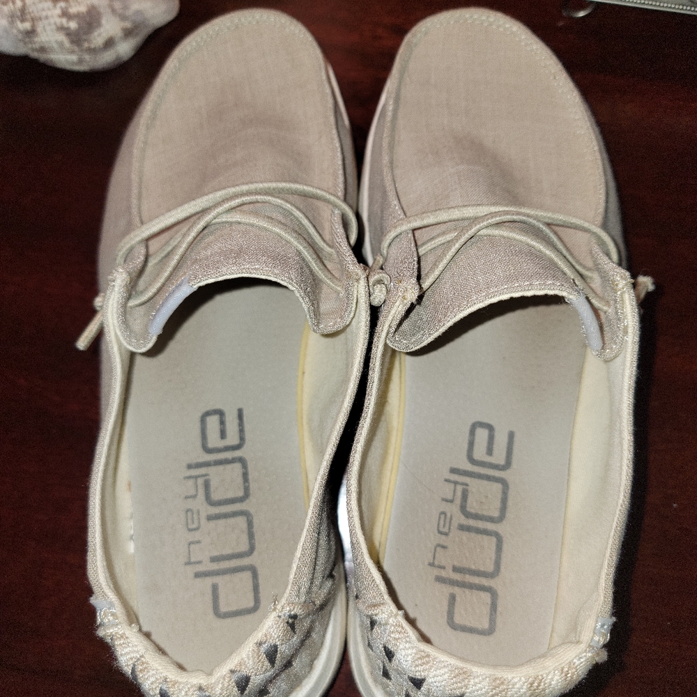 Hey Dude women size 7